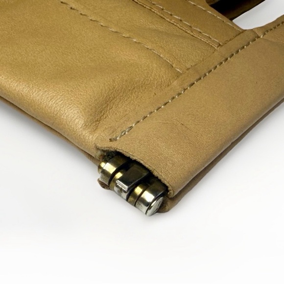 Vintage 1970s Tan/Beige Soft Leather Clutch Magnetic Closure w/ Gold Hardware - Picture 4 of 10